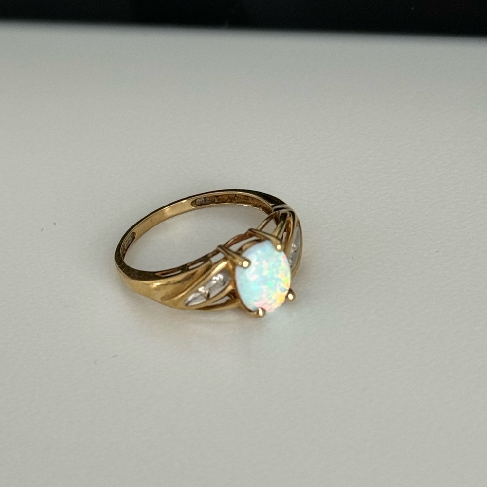 10k gold opal ring